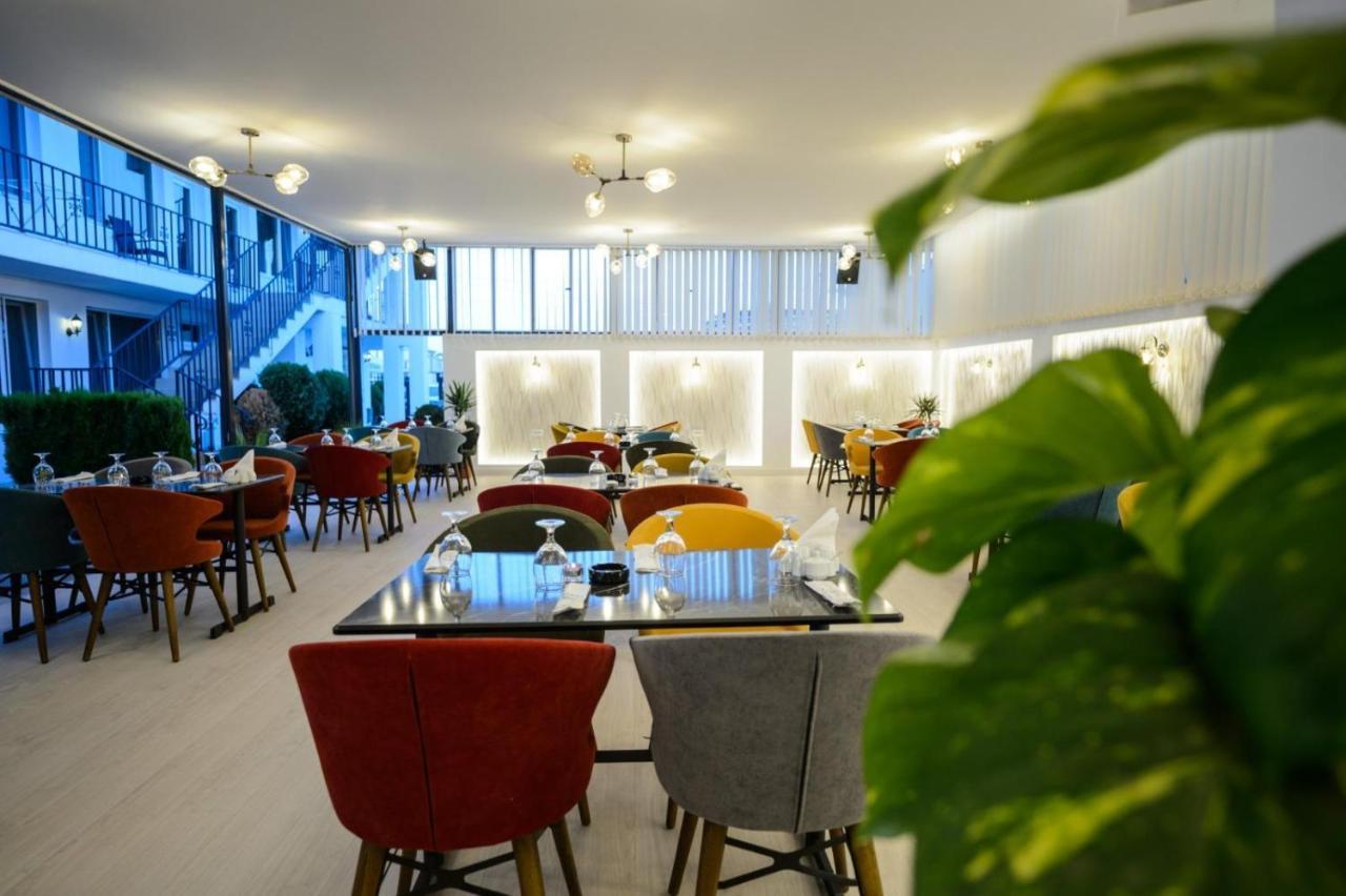 Hotel Casa On Năvodari Esterno foto