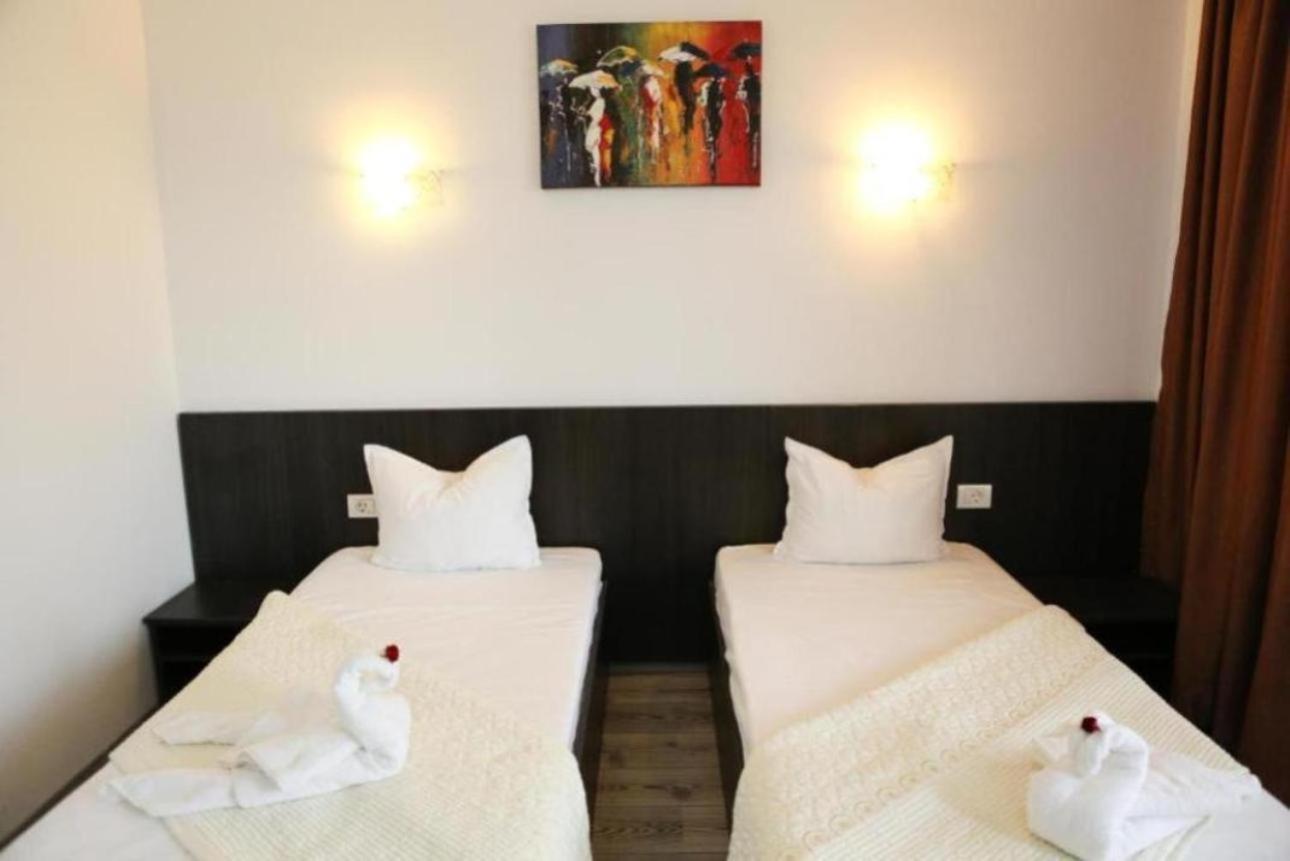Hotel Casa On Năvodari Esterno foto